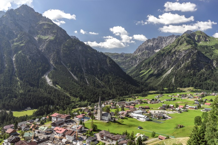 "Wanderurlaub für Genießer"  Alpenpanorama