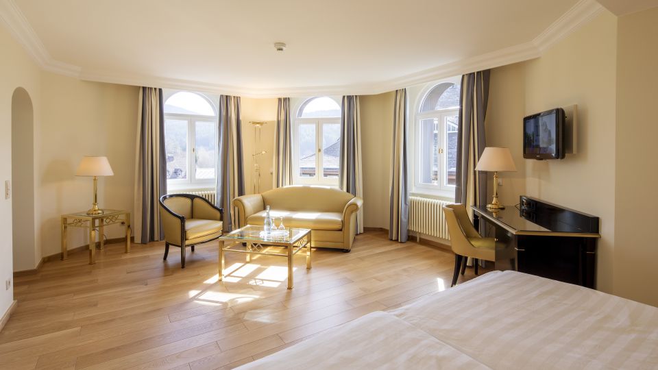 Komfort-Doppelzimmer mit Seeblick und Balkon